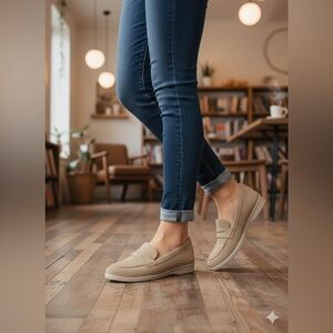 SIZE 6 BRAND NEW LifeStride® Women's Malta Round Penny Loafer Taupe Microfiber